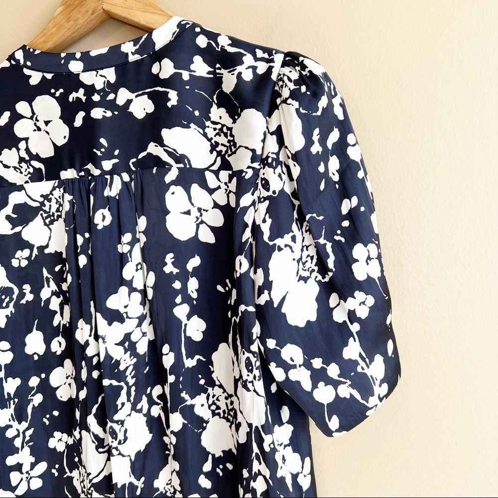JOIE Devonia Blouse in Midnight Size Small Silky Floral Print MSRP $198 - Picture 7 of 15